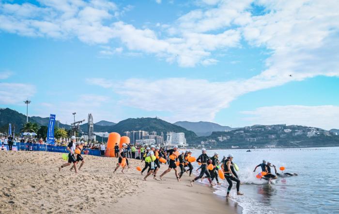 中国铁人三项联赛总决赛在深圳盐田落幕 明星选