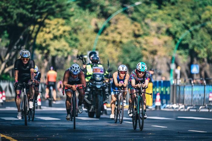 中国铁人三项联赛总决赛在深圳盐田落幕 明星选