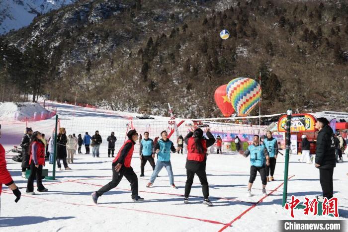 四川省第七届全民健身冰雪季在阿坝州汶川县盛