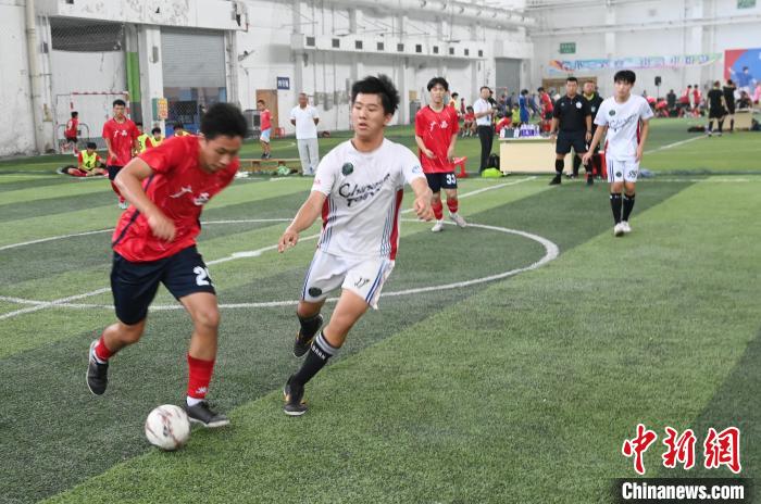 两岸青少年足球交流赛在桂林启幕 共叙友谊共促