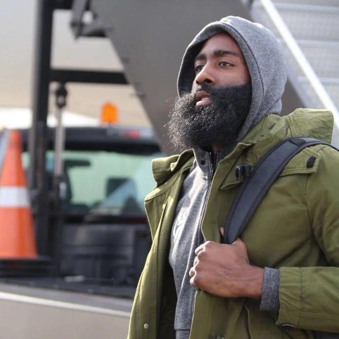 哈登加盟骑士首战爆发 半场22分助球队4连胜